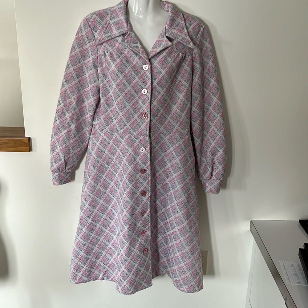 Nancy G 1970’s dress with pointed collar
